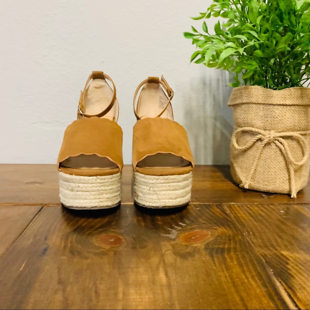 Steve Madden Camel Colored Wedge- Size 7 - image 6